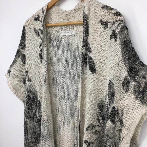 Abercrombie & Fitch White Gray Floral Open Front Loose Knit Cardigan - Picture 7 of 15